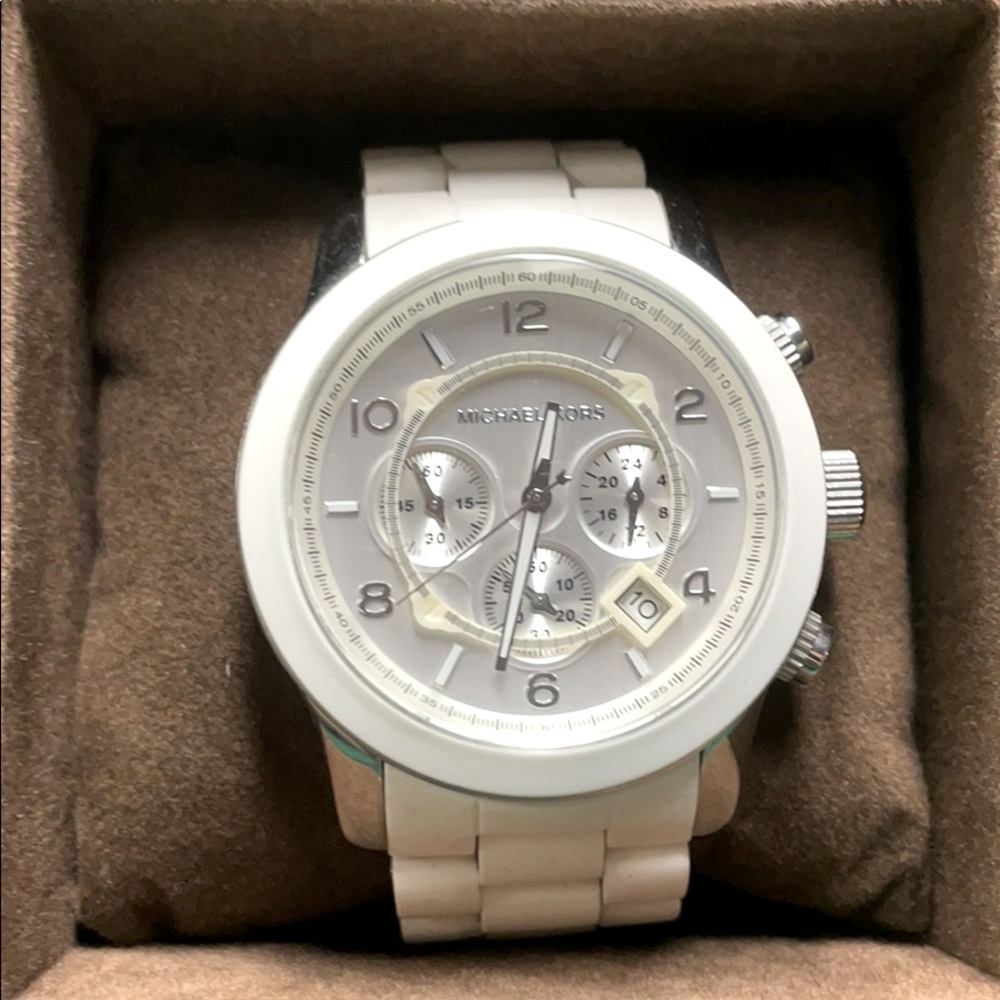 Michael Kors Oversized Woman’s Silicone Watch